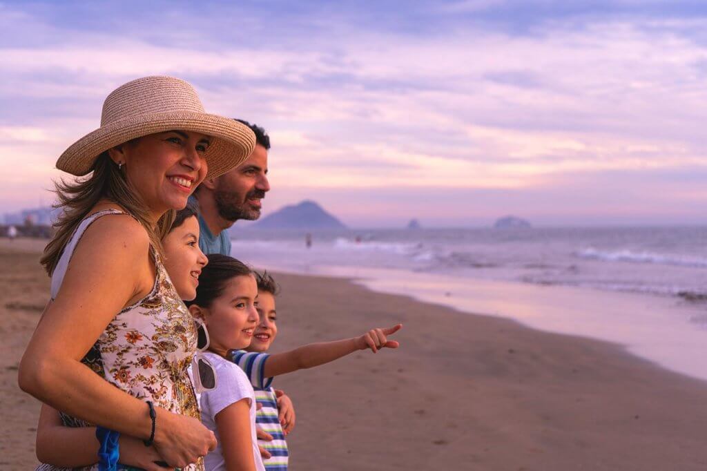 hotel holiday inn playa platino